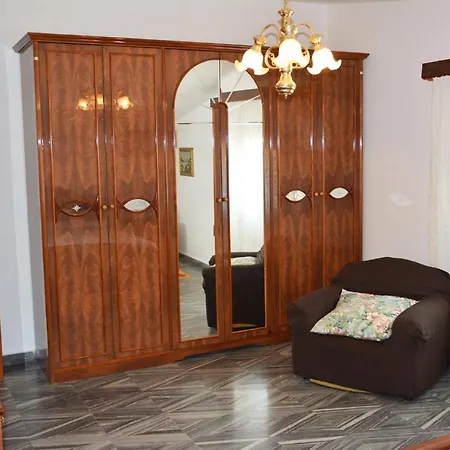 Guest house Domo De Aurora *