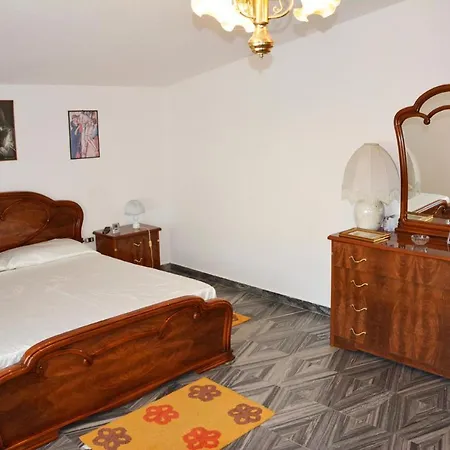 Guest house Domo De Aurora *