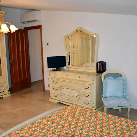 Guest house Domo De Aurora