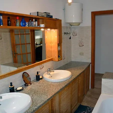 Domo De Aurora Guest house
